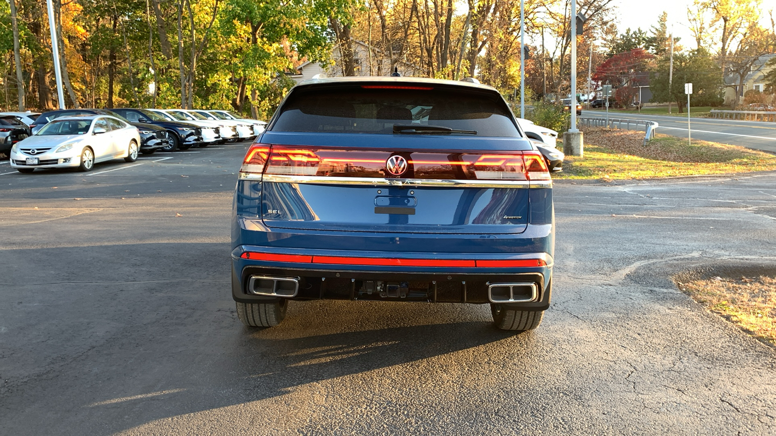 2025 Volkswagen Atlas Cross Sport 2.0T SEL Premium R-Line 6