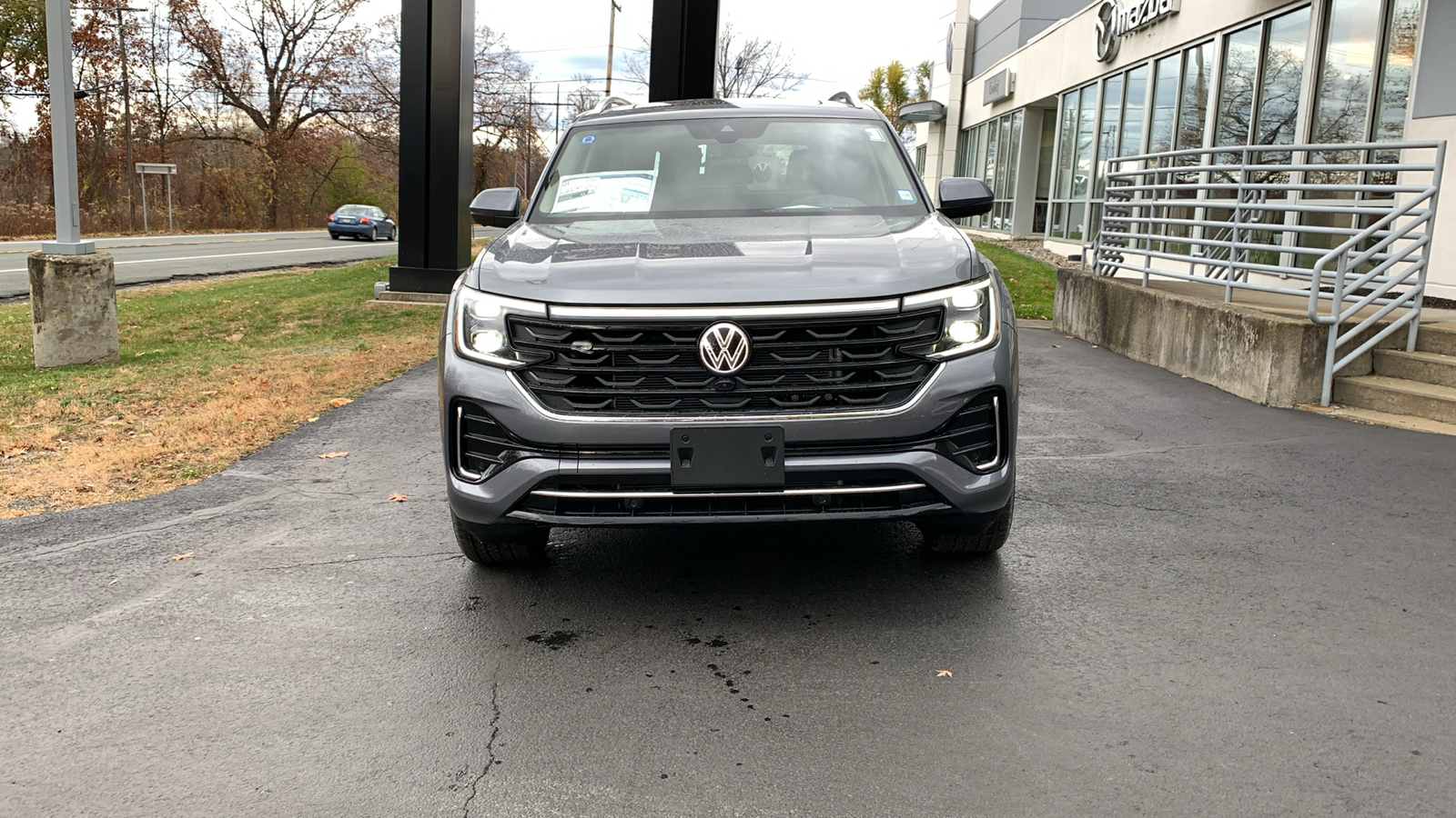 2025 Volkswagen Atlas 2.0T SEL Premium R-Line 2