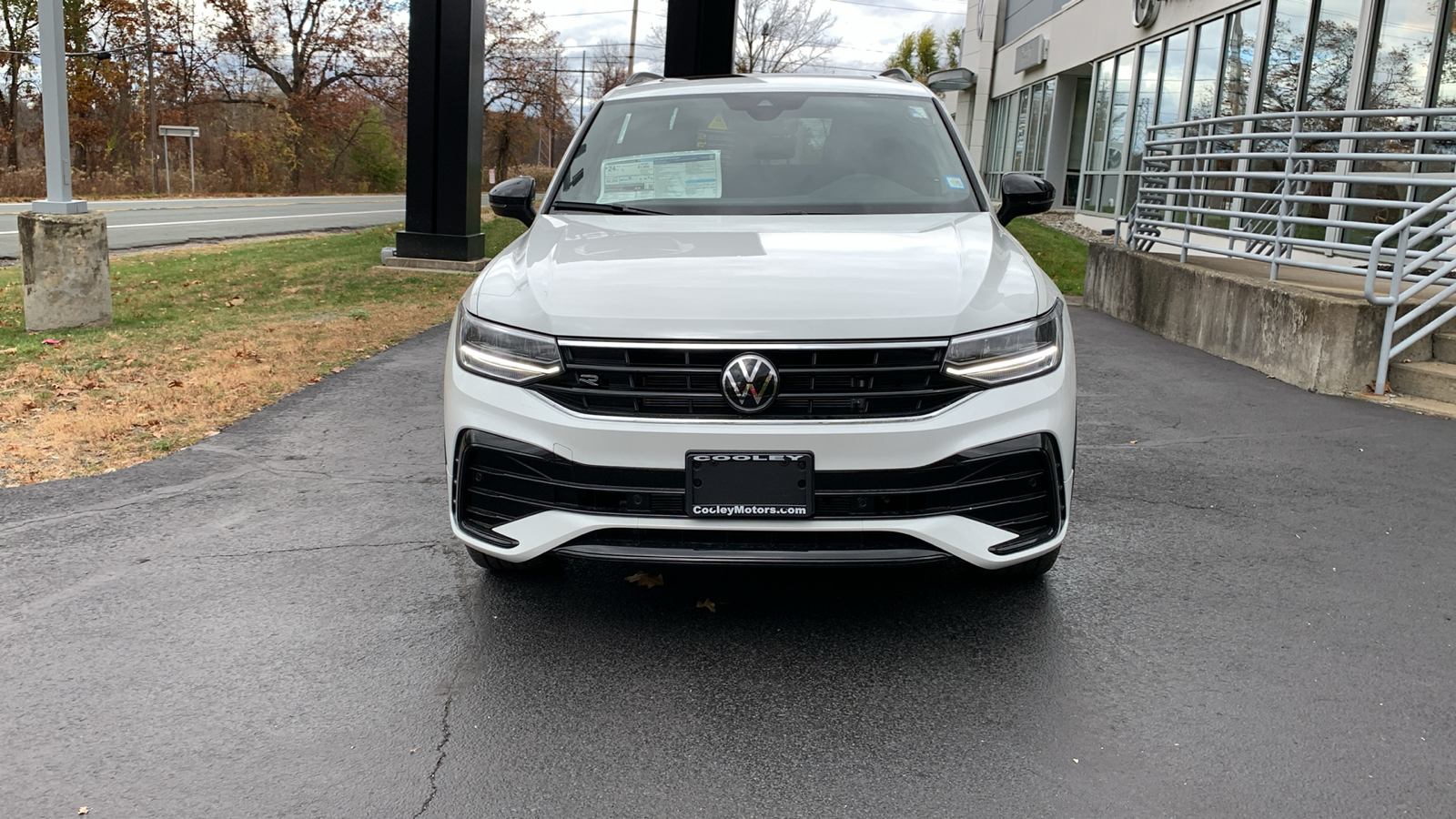 2024 Volkswagen Tiguan 2.0T SE R-Line Black 2