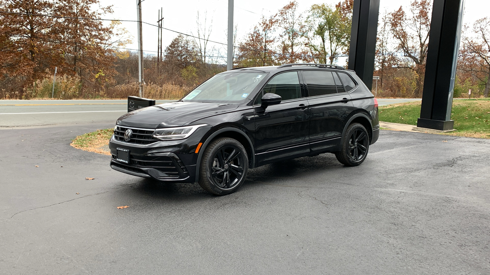 2024 Volkswagen Tiguan 2.0T SE R-Line Black 1