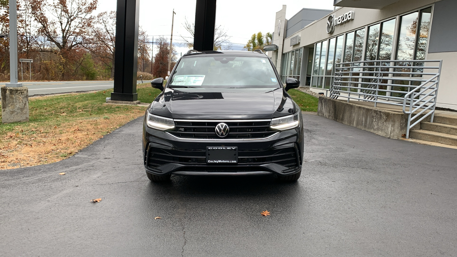 2024 Volkswagen Tiguan 2.0T SE R-Line Black 2