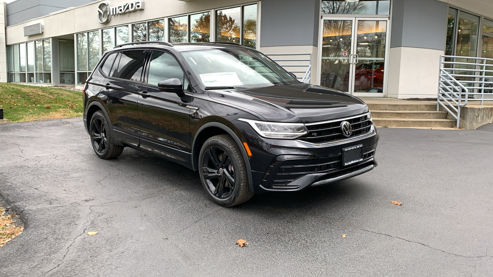 2024 Volkswagen Tiguan 2.0T SE R-Line Black 3