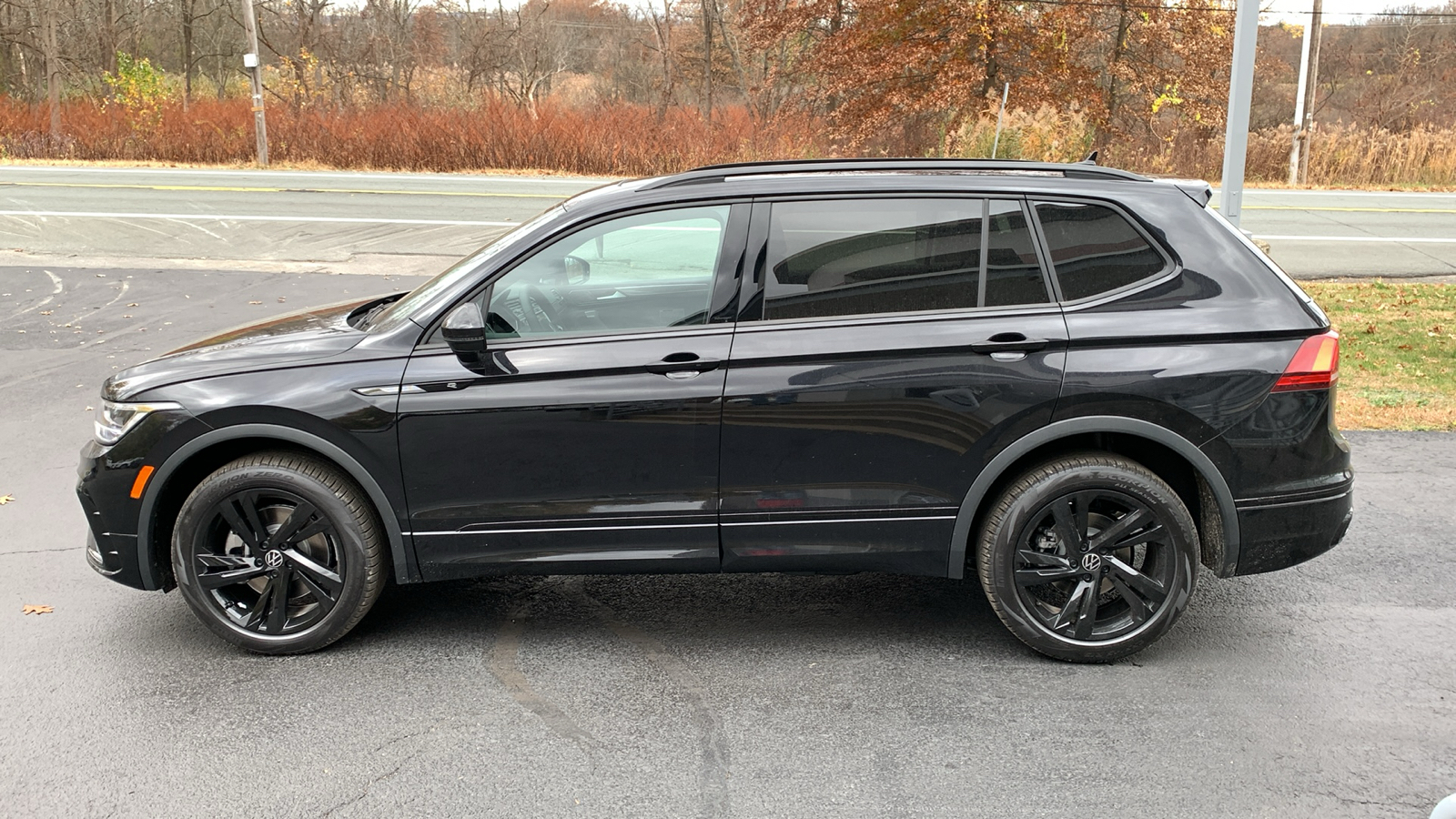 2024 Volkswagen Tiguan 2.0T SE R-Line Black 8