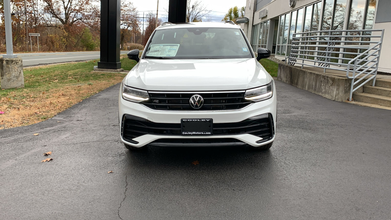 2024 Volkswagen Tiguan 2.0T SE R-Line Black 2