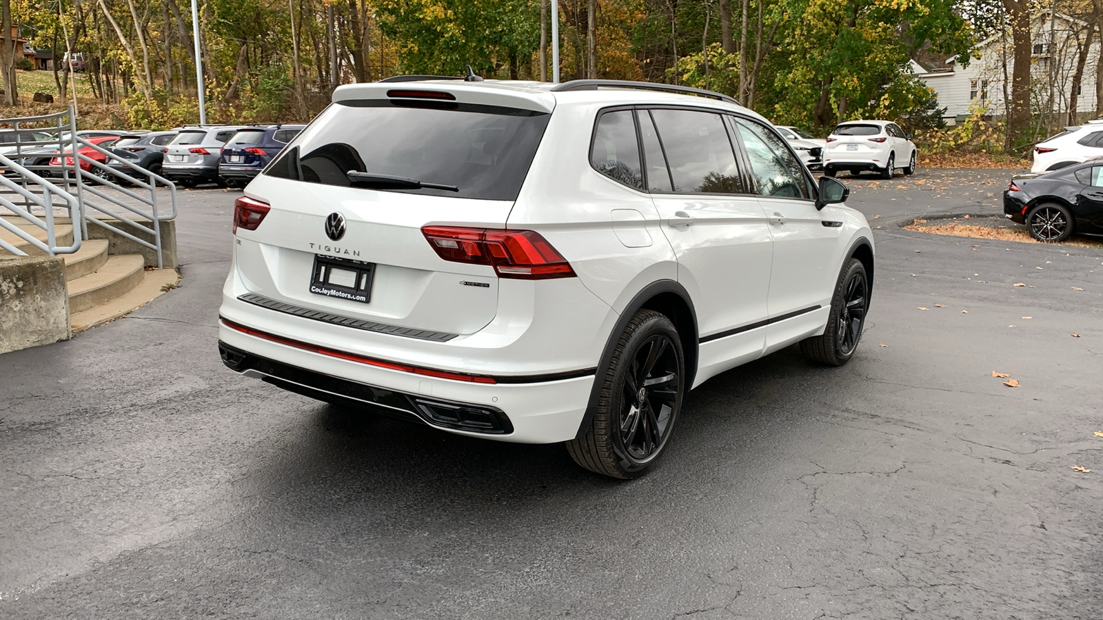 2024 Volkswagen Tiguan 2.0T SE R-Line Black 5