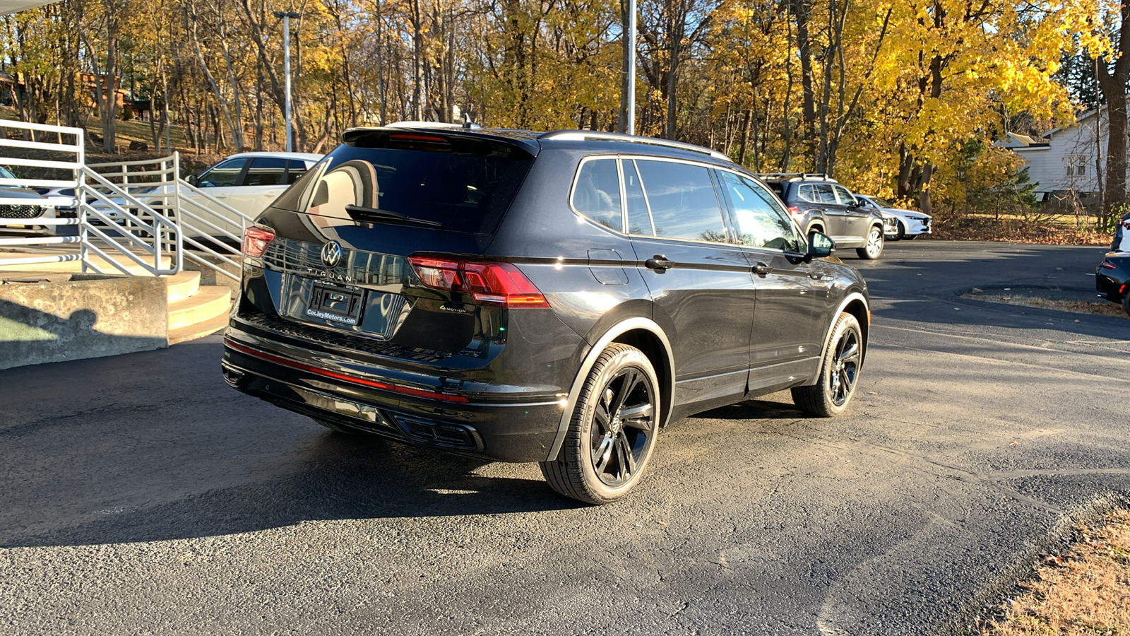 2024 Volkswagen Tiguan 2.0T SE R-Line Black 5