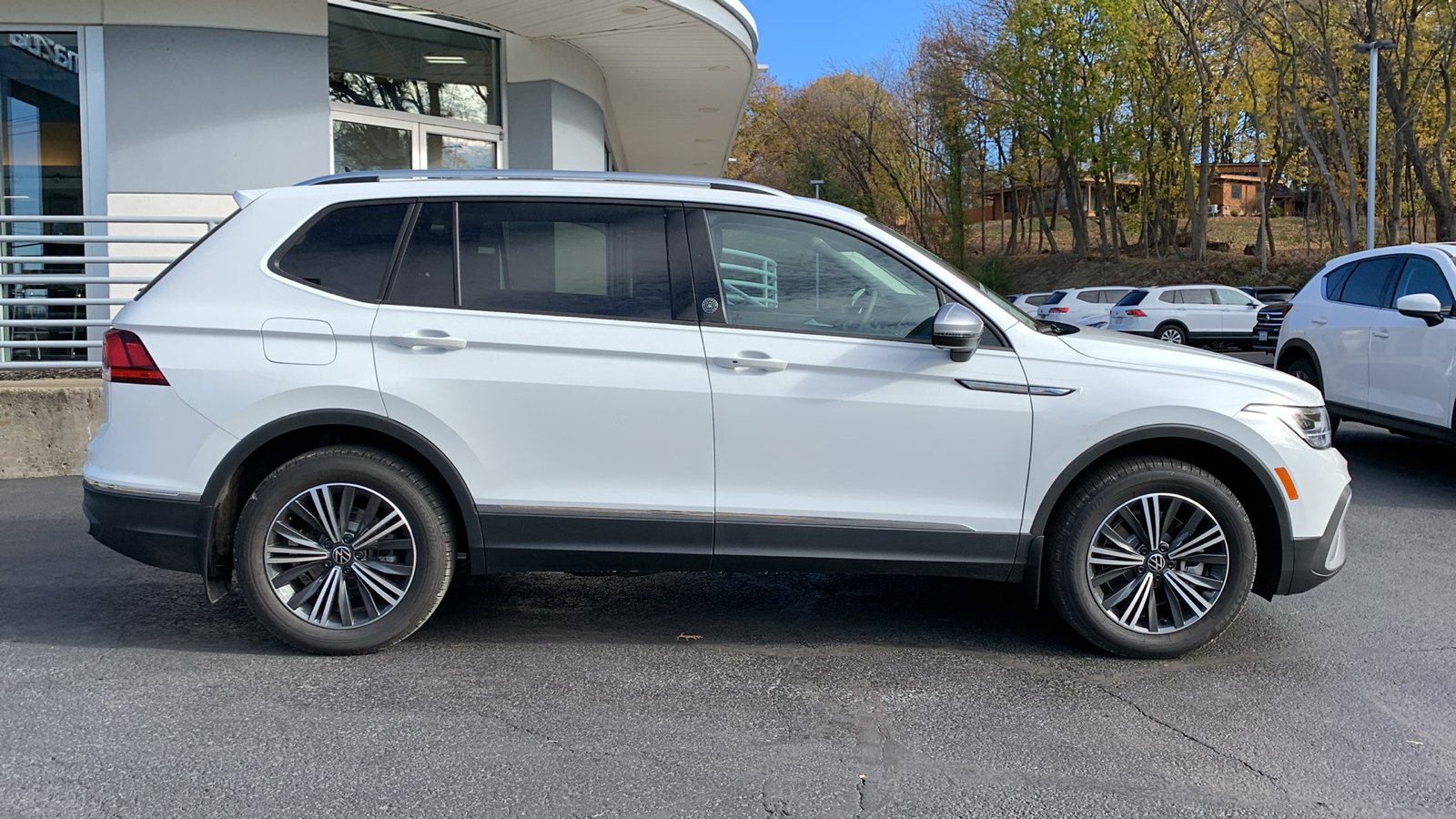 2024 Volkswagen Tiguan Wolfsburg 4