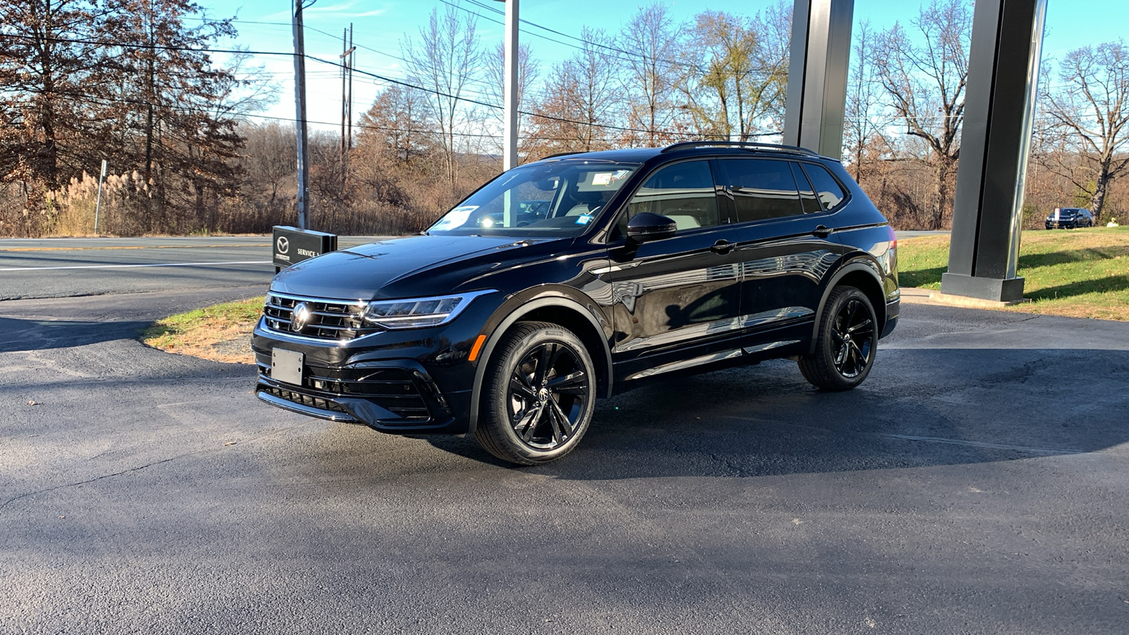 2024 Volkswagen Tiguan 2.0T SE R-Line Black 1