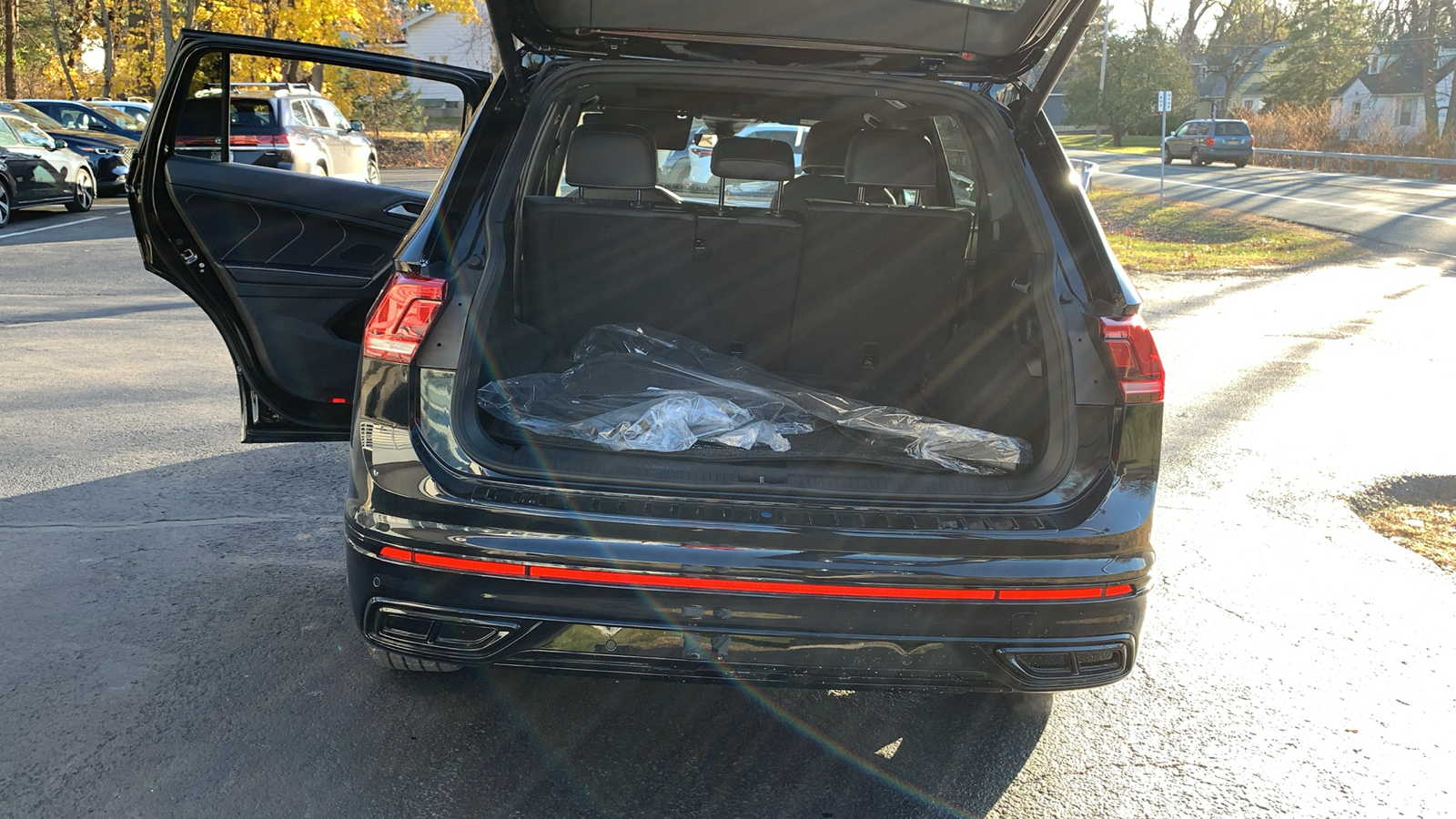 2024 Volkswagen Tiguan 2.0T SE R-Line Black 25