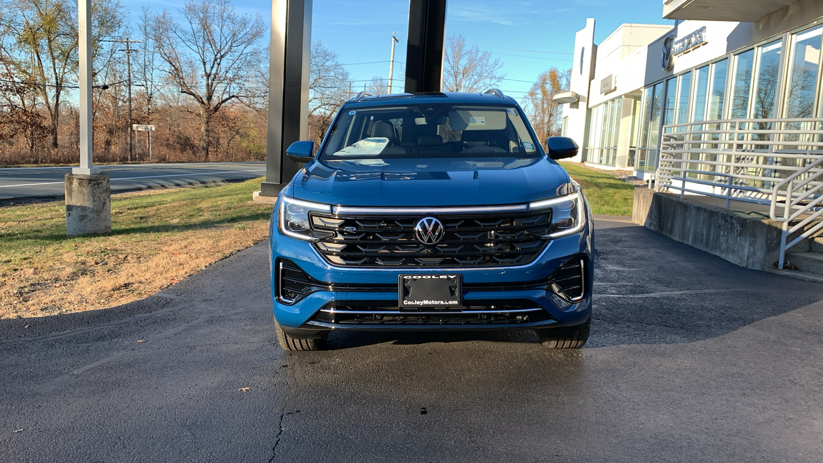 2025 Volkswagen Atlas 2.0T SEL Premium R-Line 2