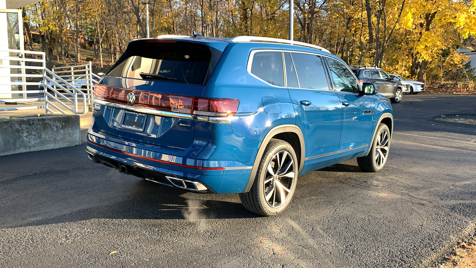 2025 Volkswagen Atlas 2.0T SEL Premium R-Line 5