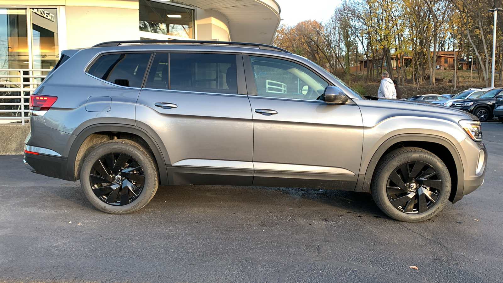 2024 Volkswagen Atlas 2.0T SE w/Technology 4