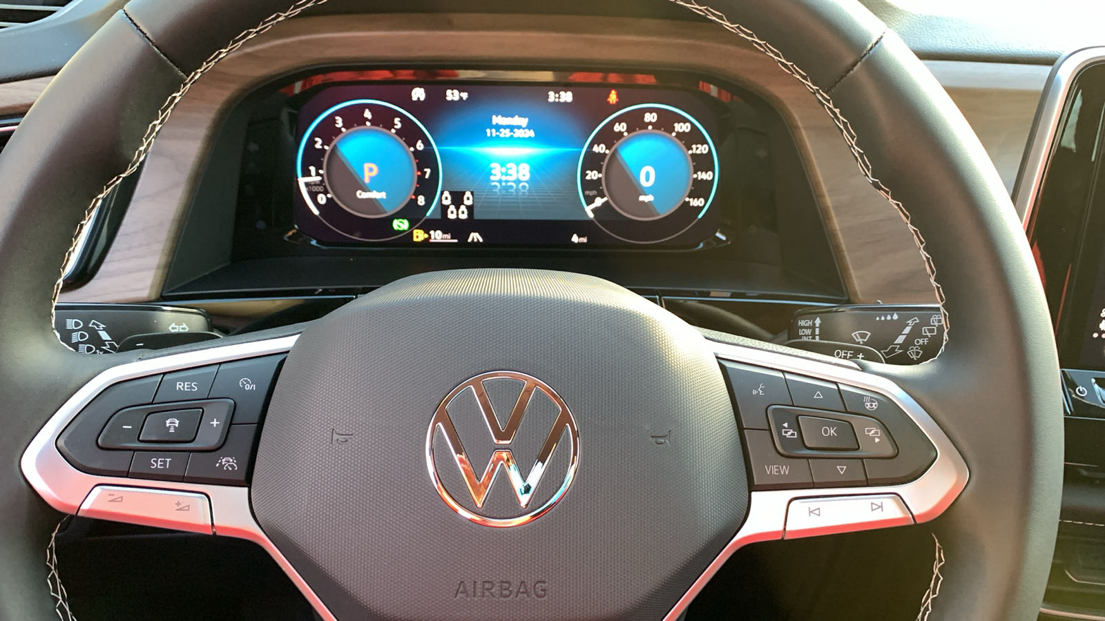 2024 Volkswagen Atlas 2.0T SE w/Technology 16