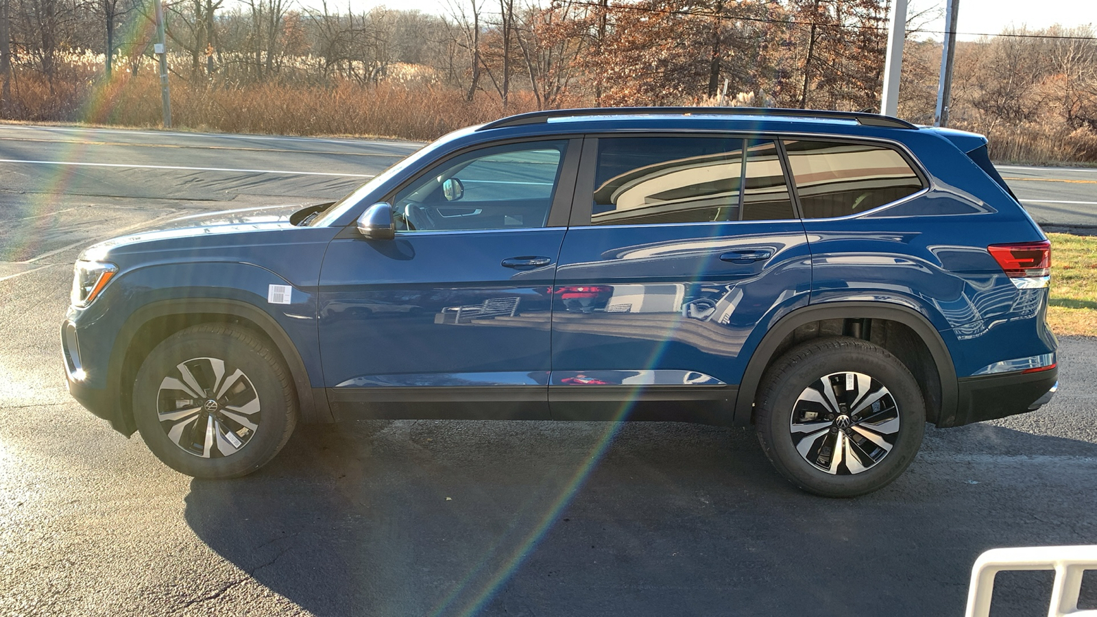 2025 Volkswagen Atlas 2.0T SE 8