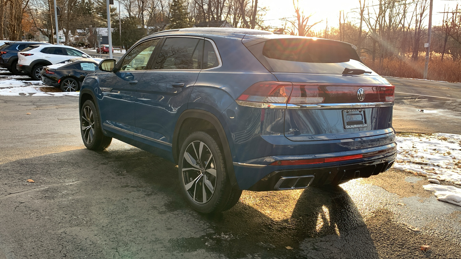 2025 Volkswagen Atlas Cross Sport 2.0T SEL Premium R-Line 7