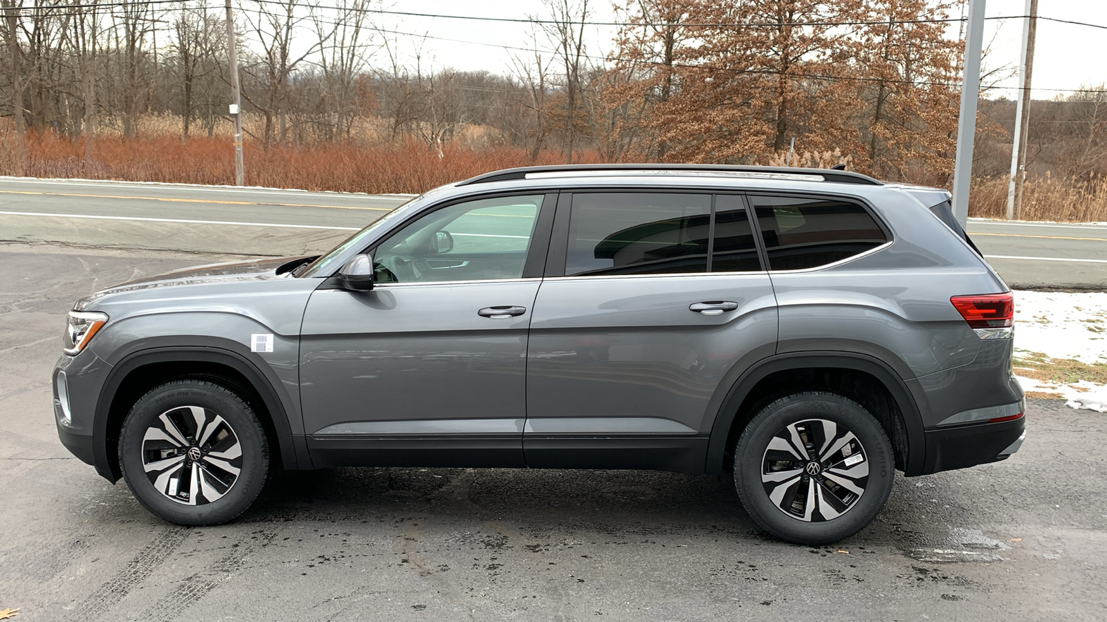 2025 Volkswagen Atlas 2.0T SE 8