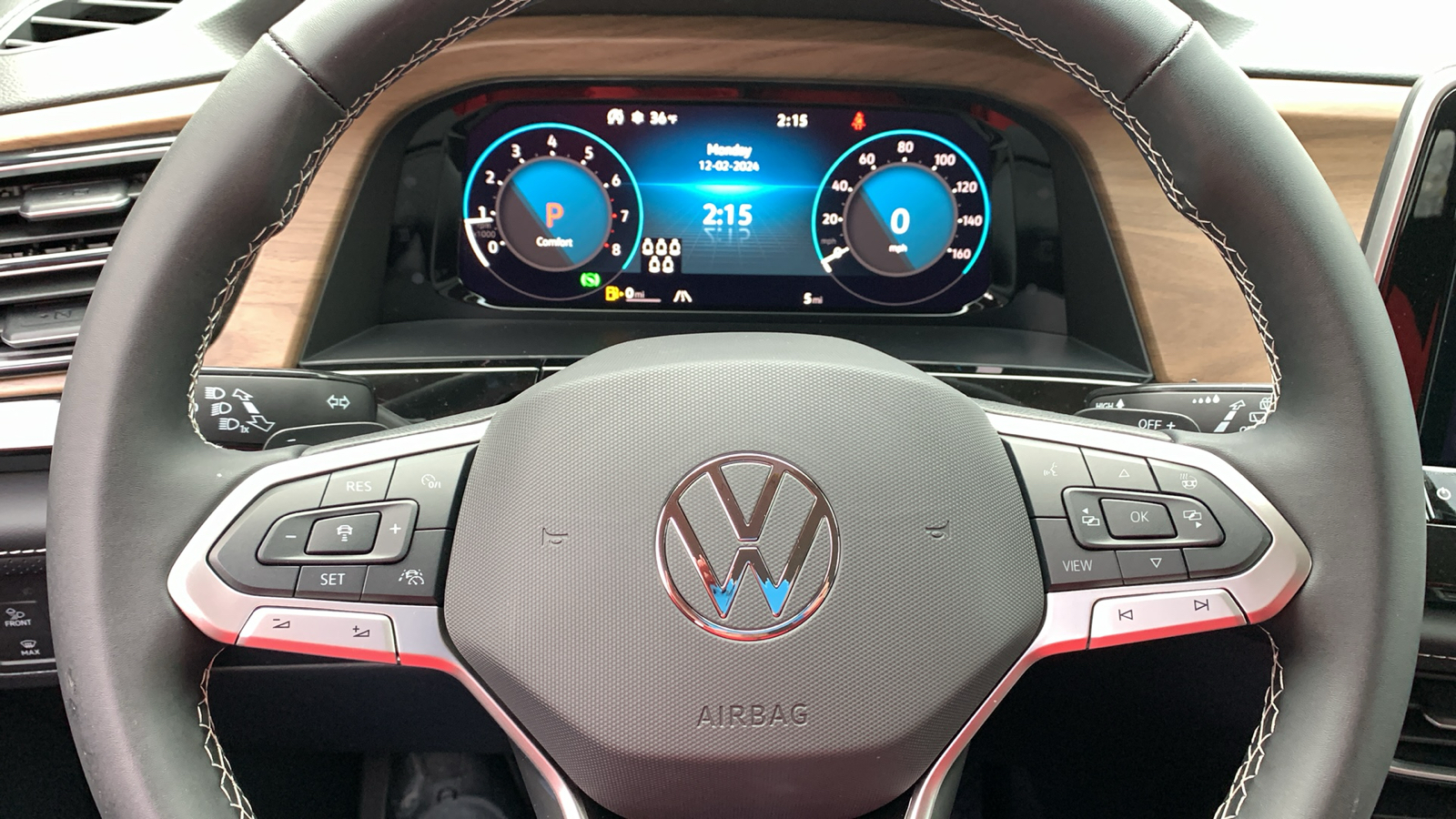 2025 Volkswagen Atlas 2.0T SE 16