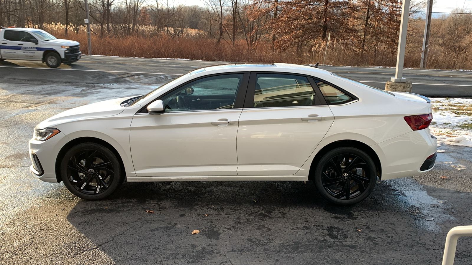 2025 Volkswagen Jetta 1.5T SE 8