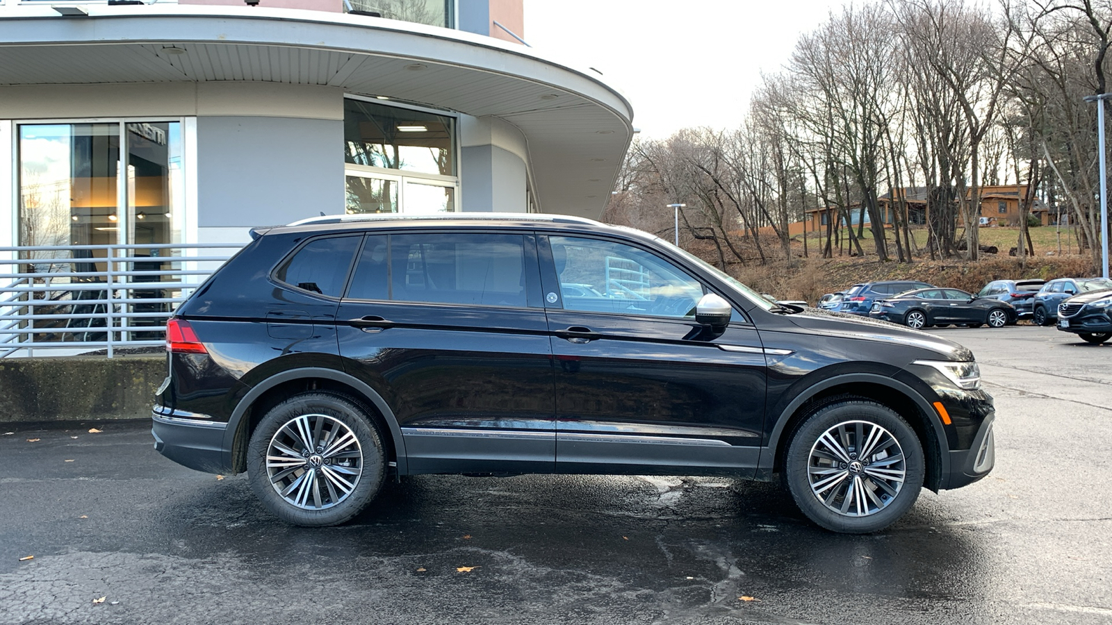 2024 Volkswagen Tiguan Wolfsburg 4