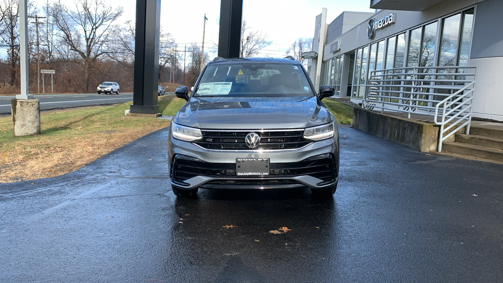 2024 Volkswagen Tiguan 2.0T SE R-Line Black 2