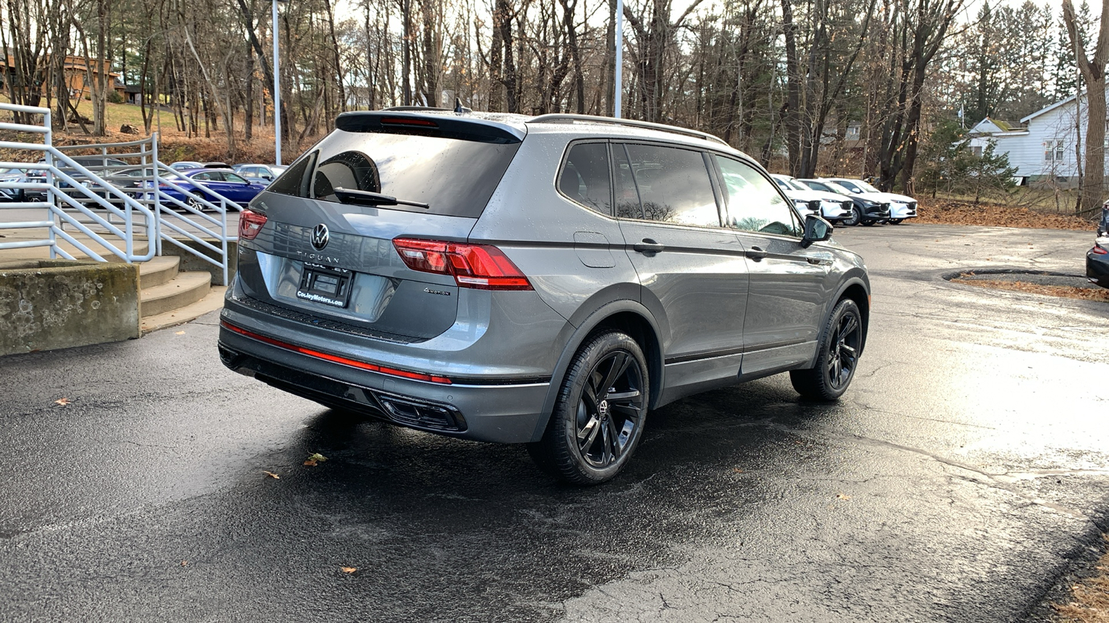 2024 Volkswagen Tiguan 2.0T SE R-Line Black 5