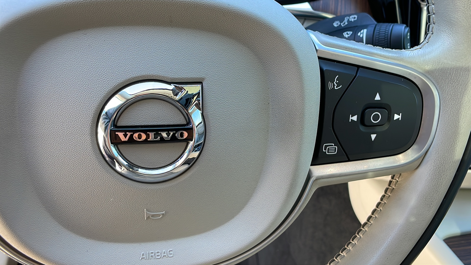 2021 Volvo XC60 Momentum 35