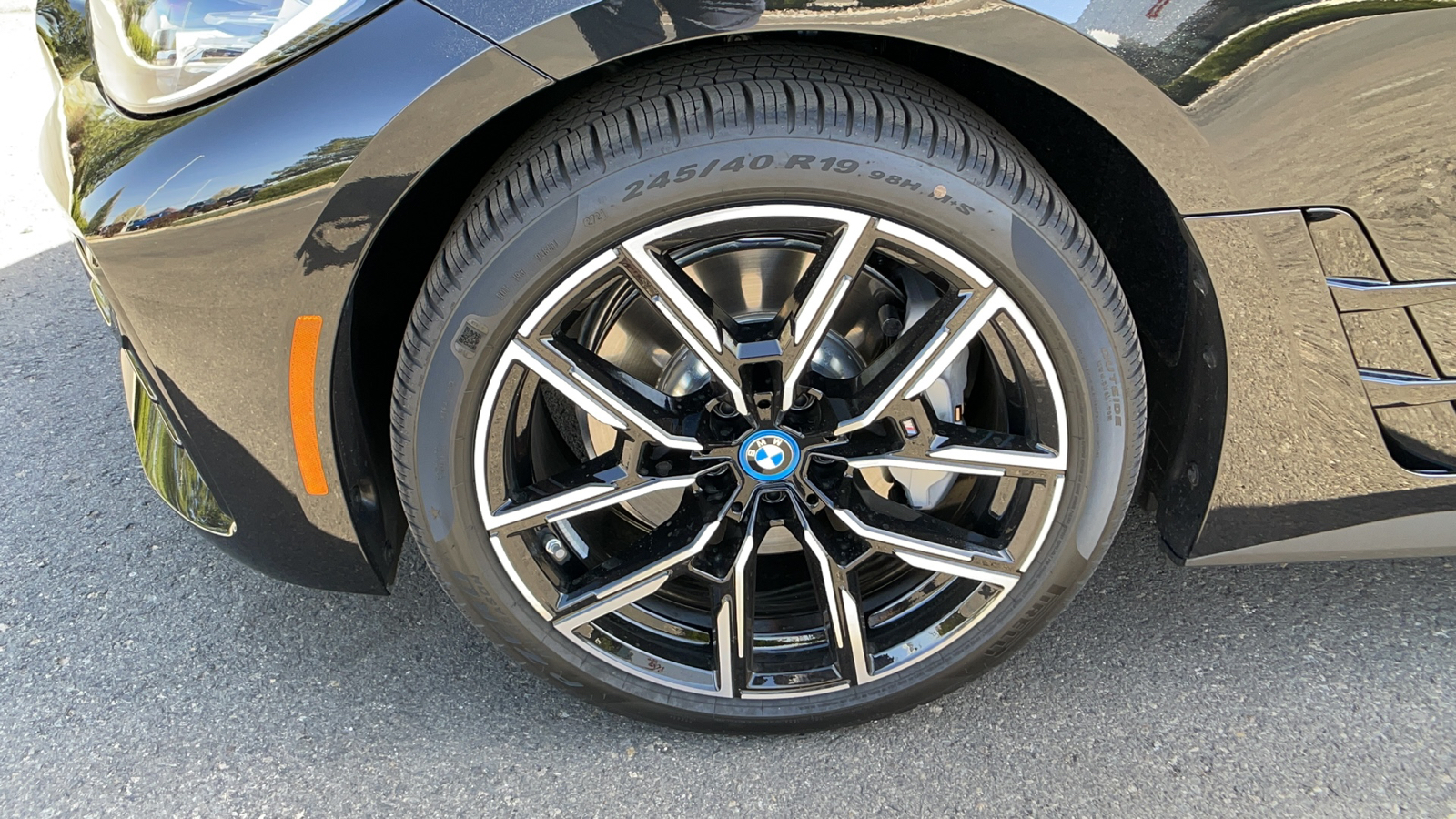 2022 BMW i4 eDrive40 11