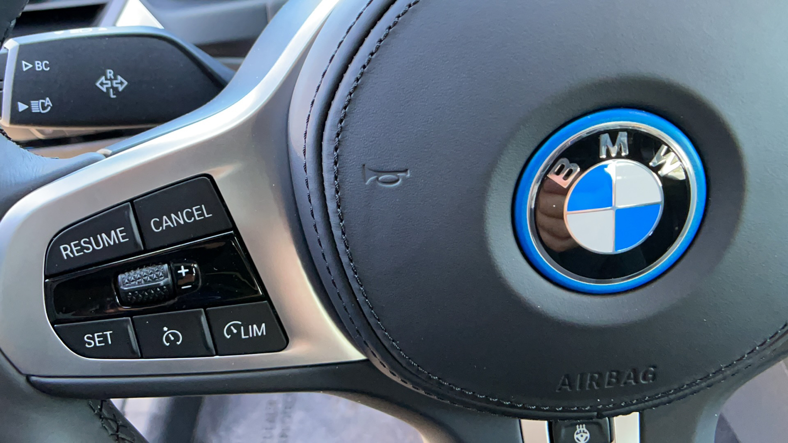 2022 BMW i4 eDrive40 36