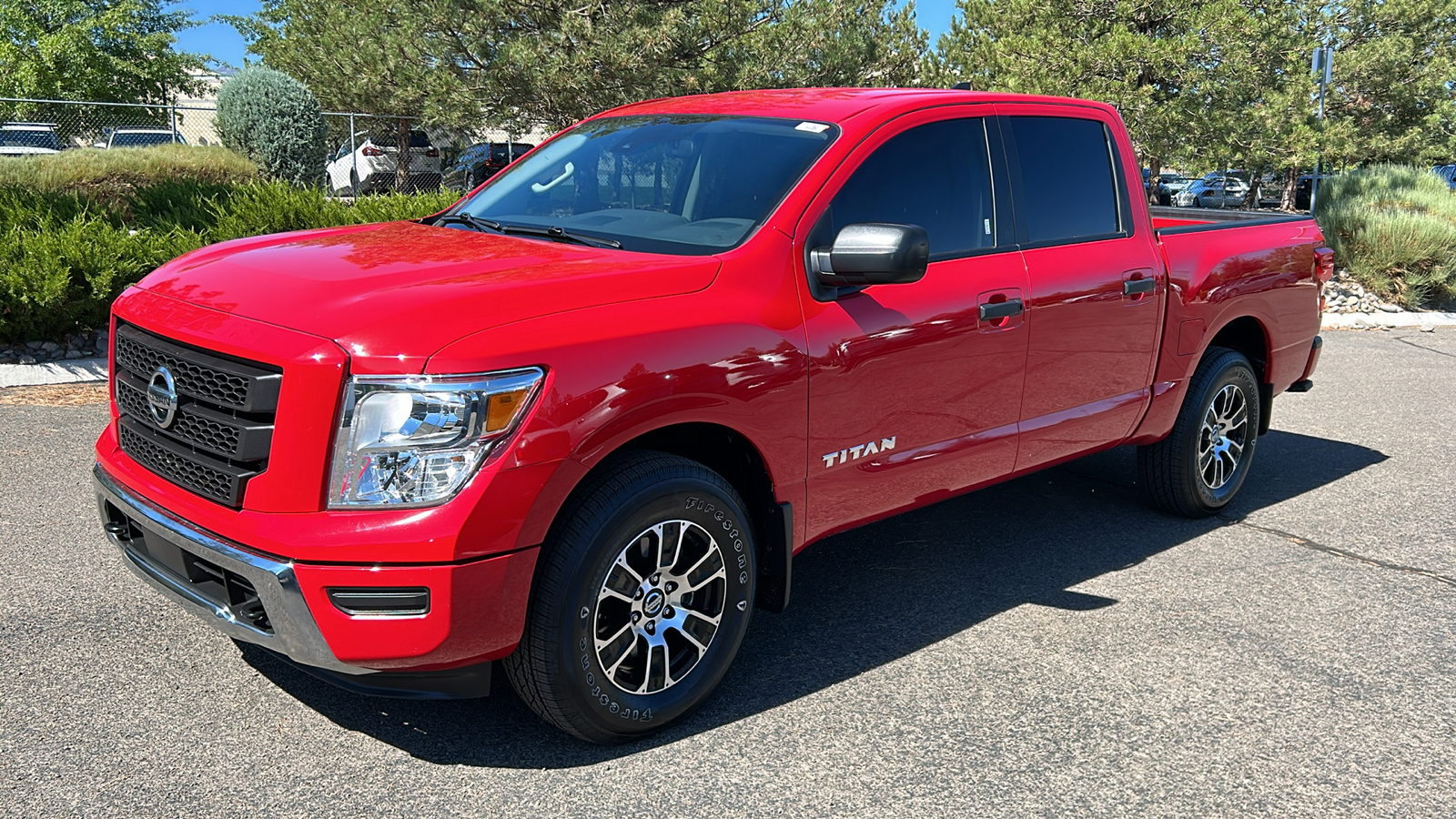 2022 Nissan Titan SV 2