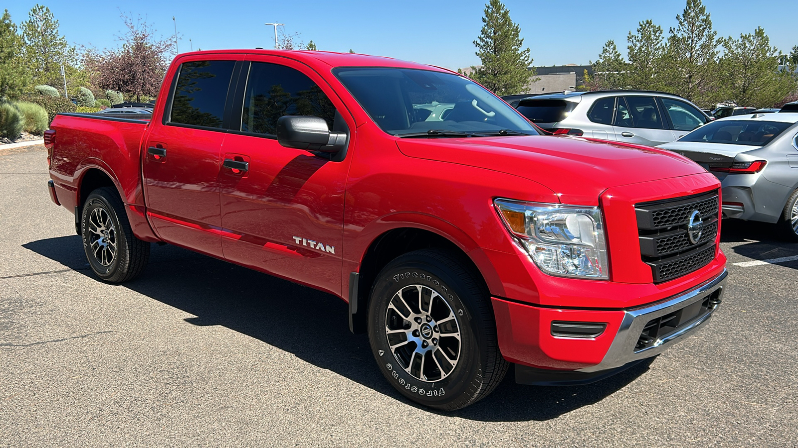 2022 Nissan Titan SV 4