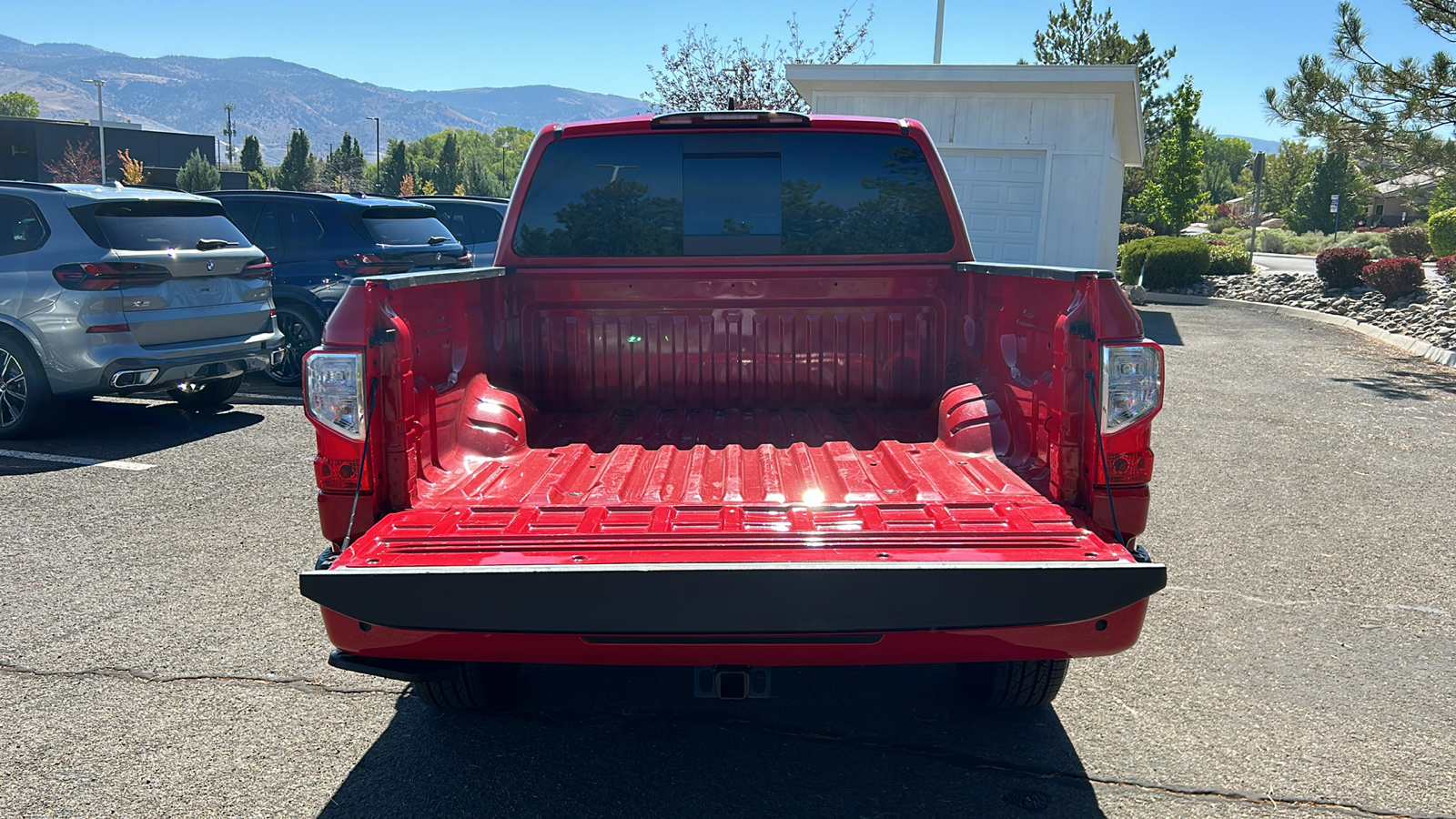 2022 Nissan Titan SV 7