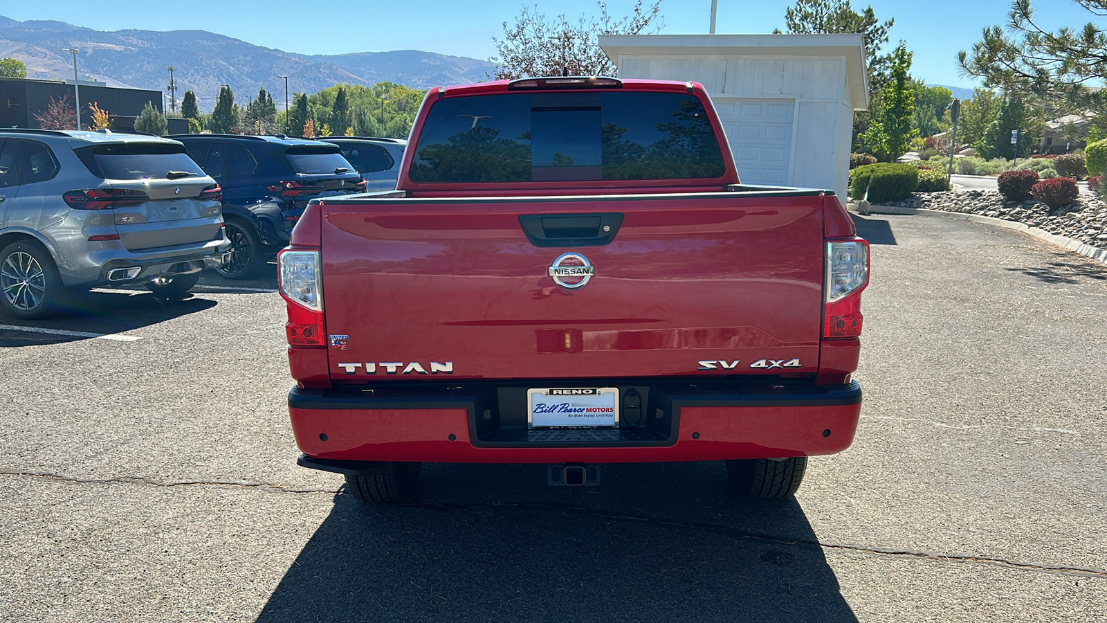 2022 Nissan Titan SV 8