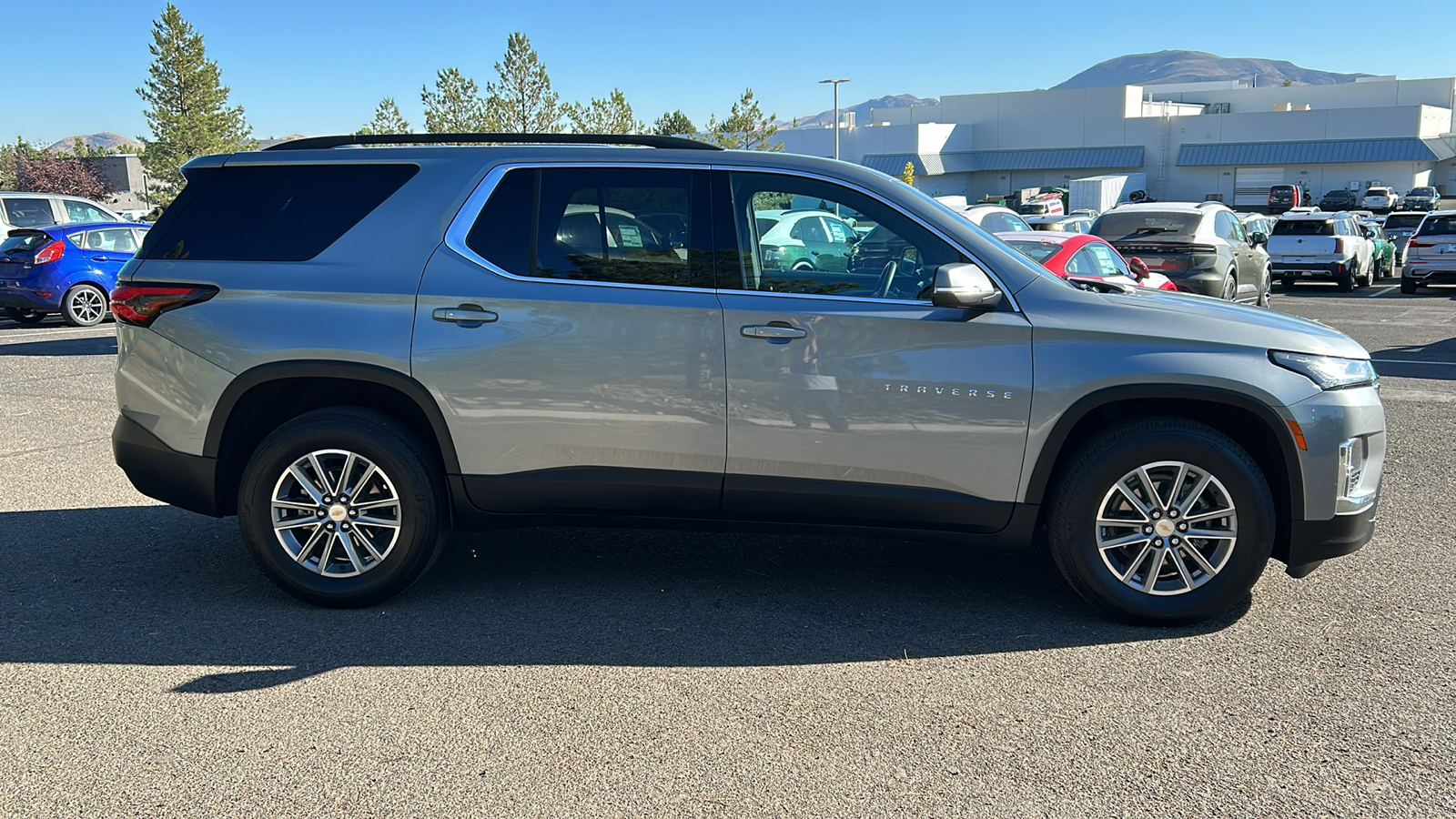 2023 Chevrolet Traverse LT Cloth 5