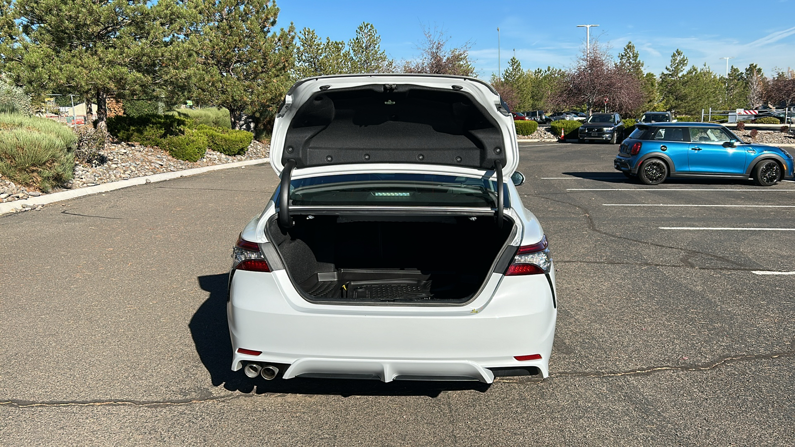 2022 Toyota Camry Hybrid XSE 7