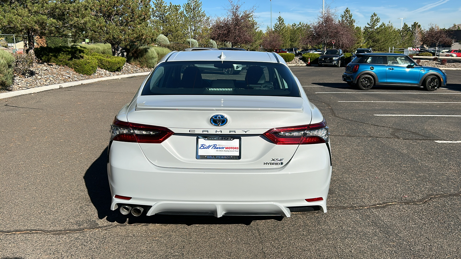 2022 Toyota Camry Hybrid XSE 8