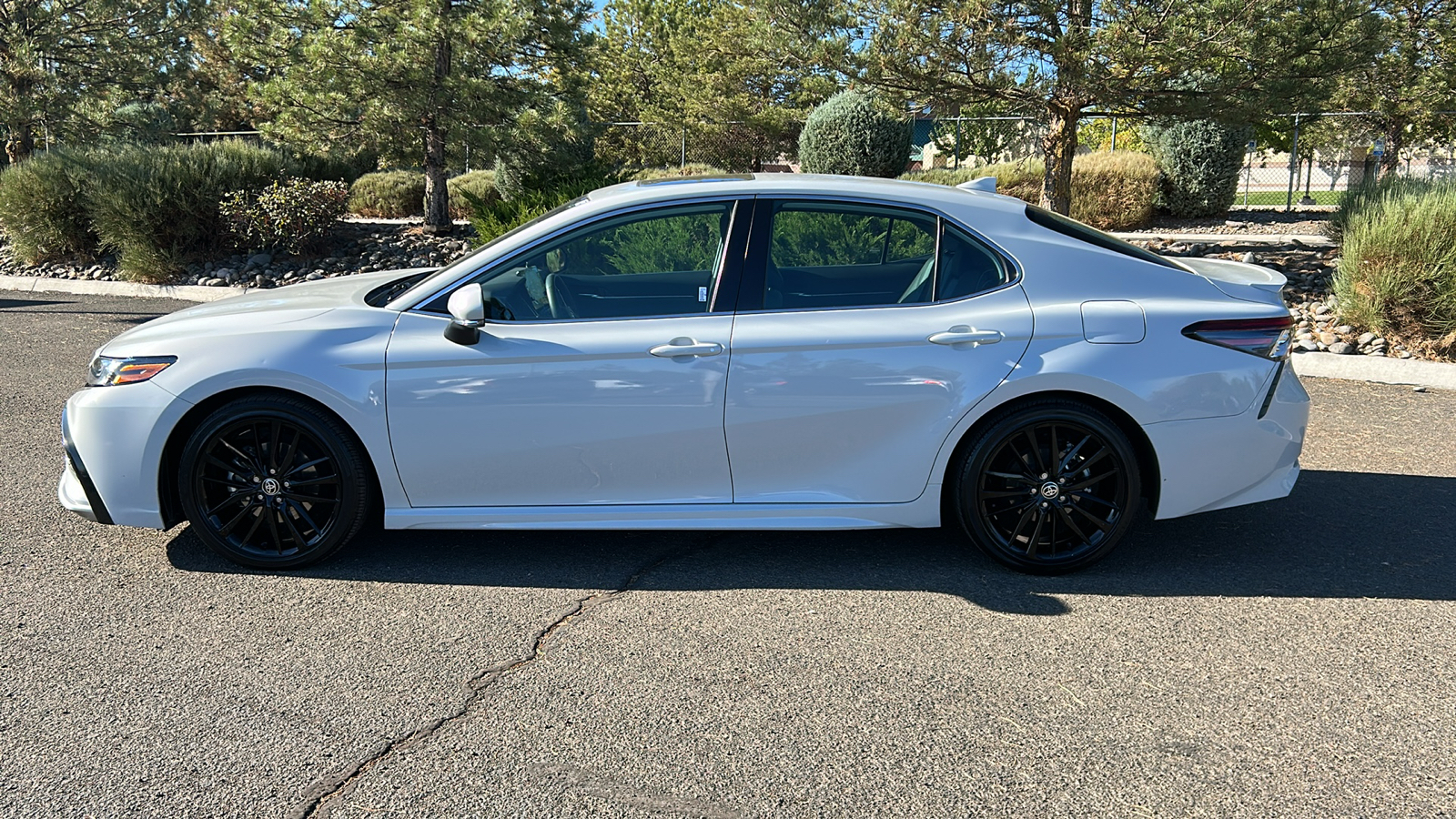 2022 Toyota Camry Hybrid XSE 10