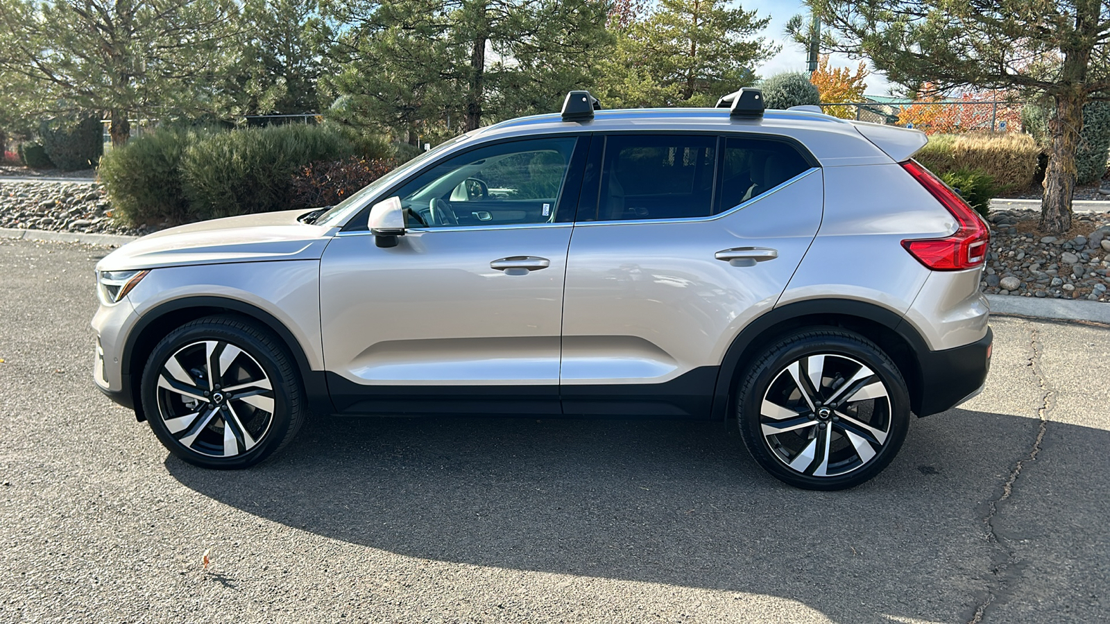 2023 Volvo XC40 Plus Bright Theme 10