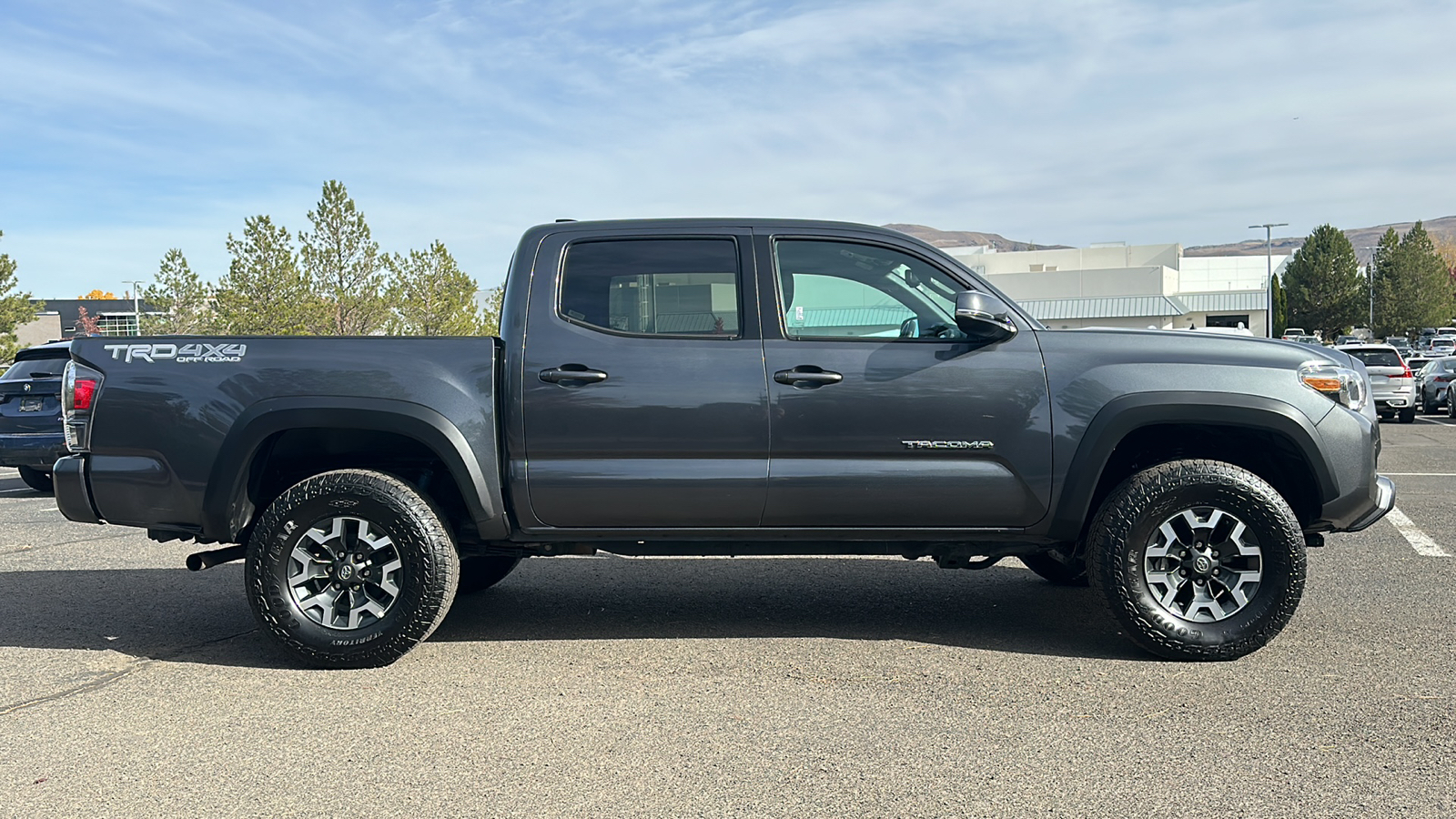 2023 Toyota Tacoma 4WD TRD Off Road 8