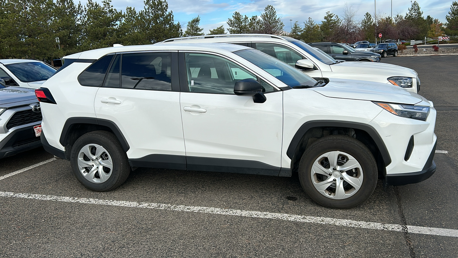 2023 Toyota RAV4 LE 3