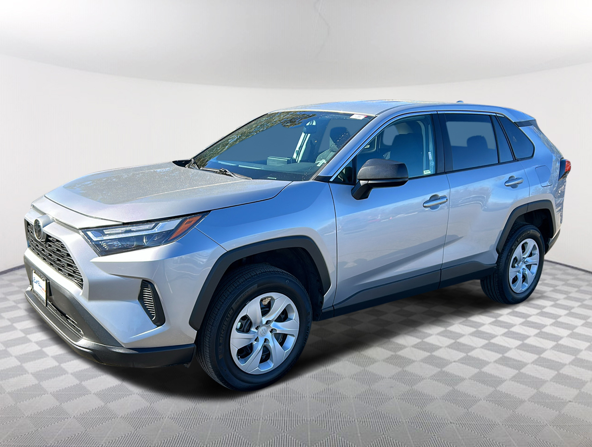 2023 Toyota RAV4 LE 1