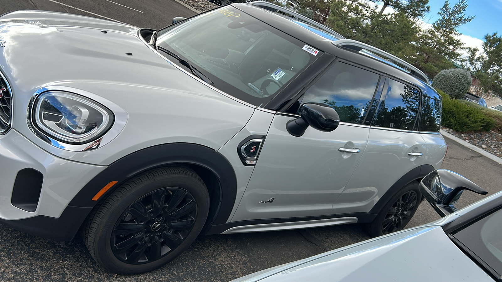 2022 MINI Countryman Cooper S 1