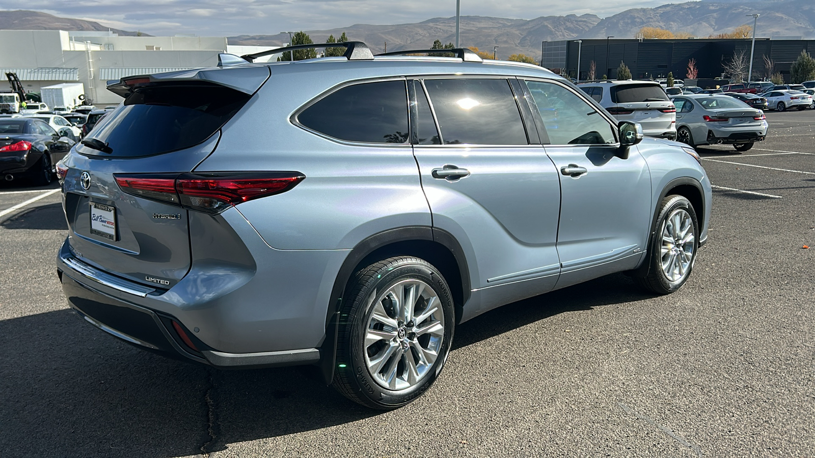 2023 Toyota Highlander Hybrid Limited 6