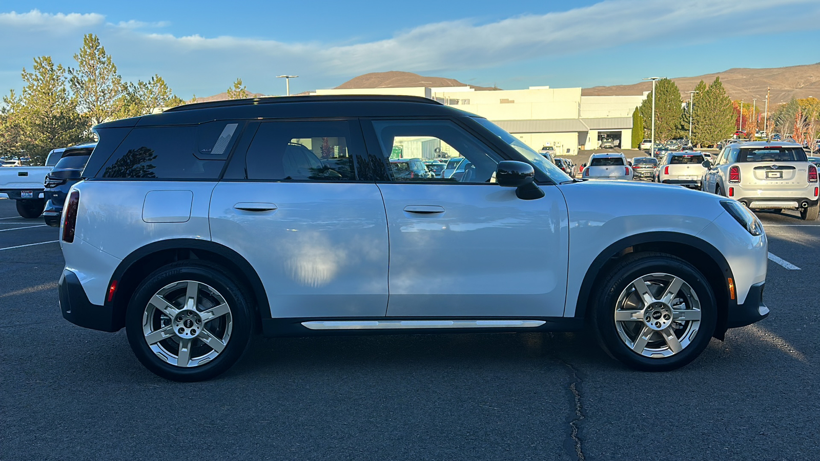 2025 MINI Countryman Cooper SE 8