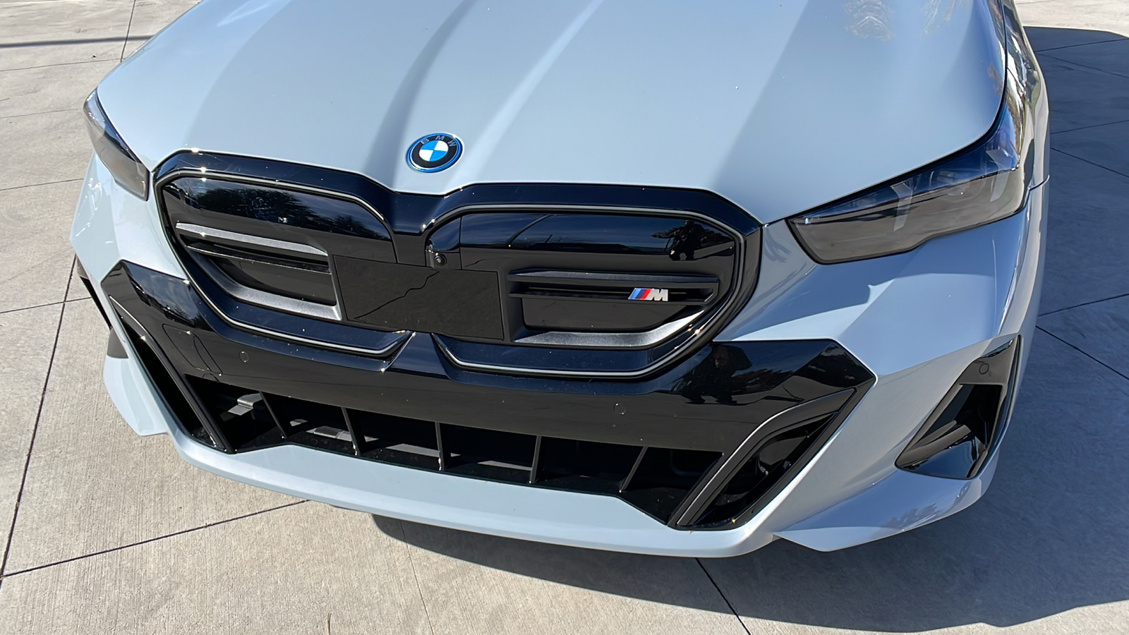 2024 BMW i5 M60 10