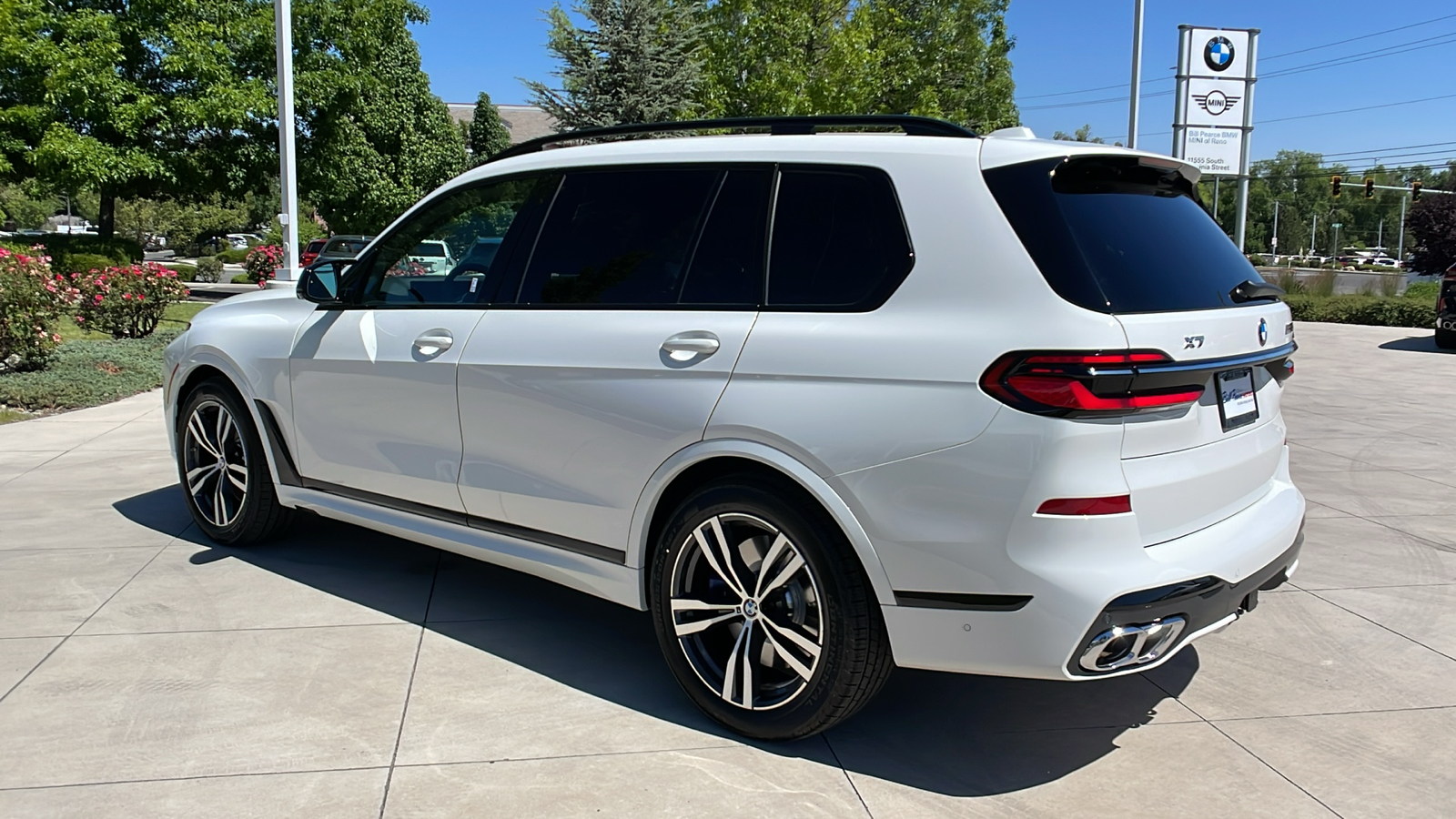 2025 BMW X7 M60i 6