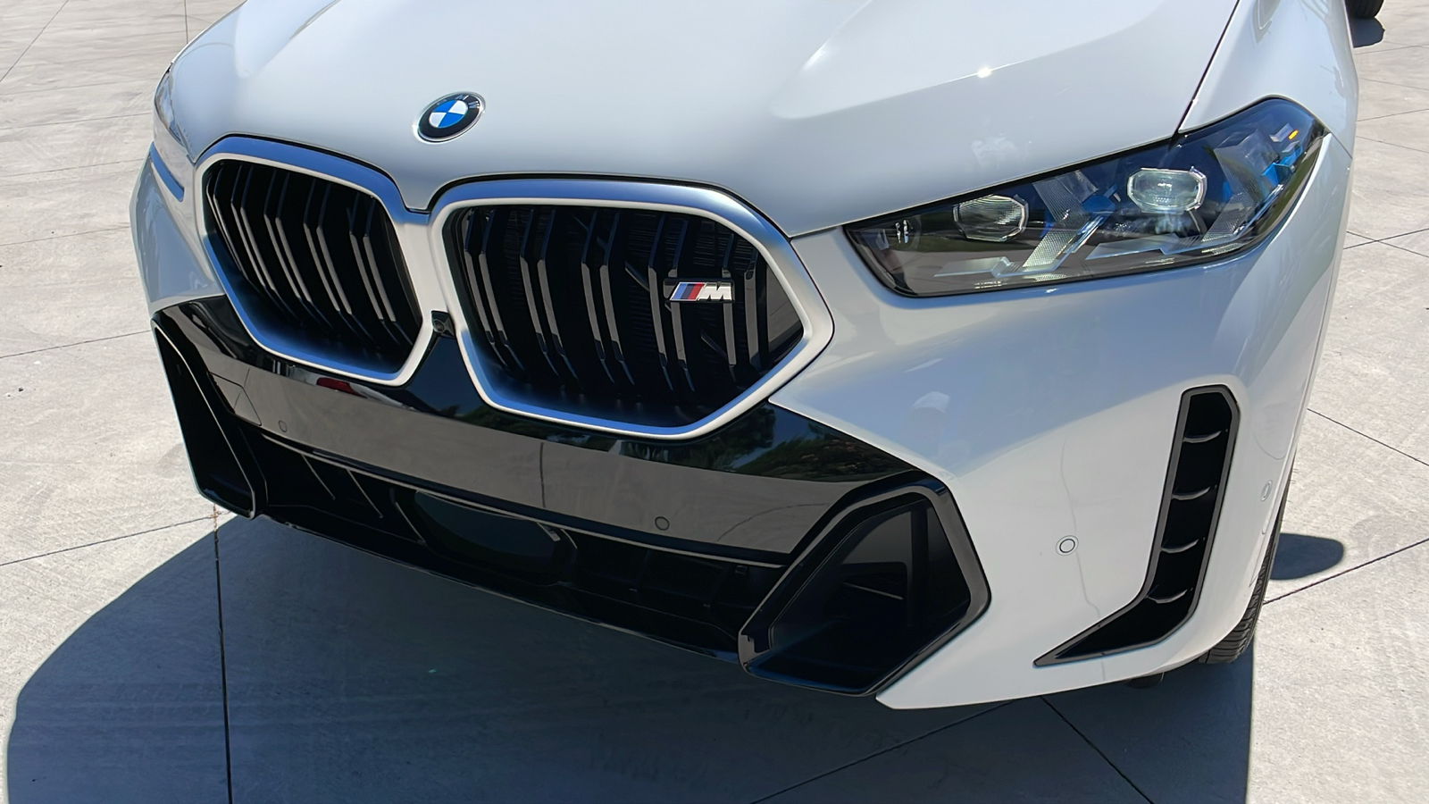 2025 BMW X6 M60i 10