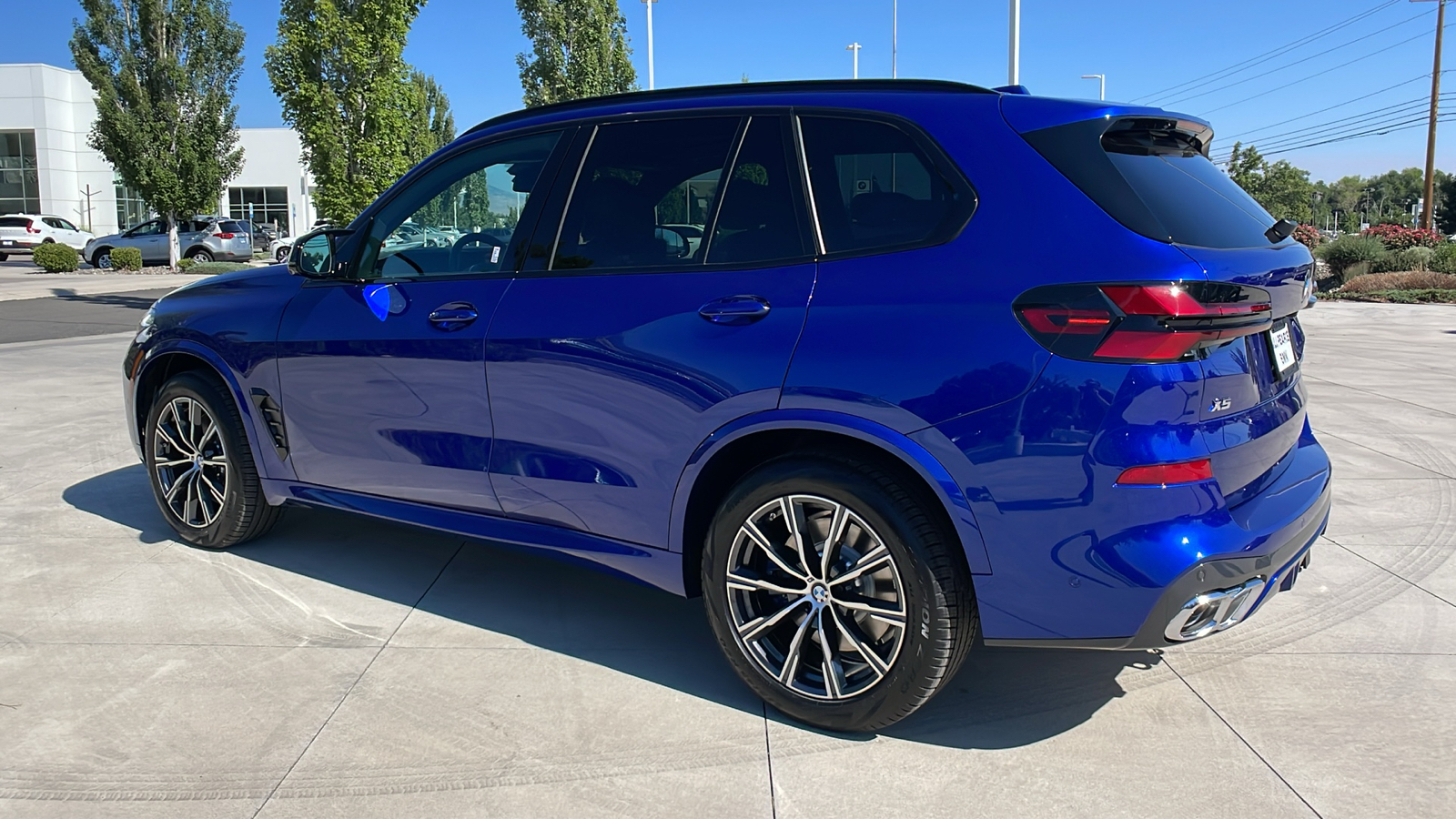 2025 BMW X5 M60i 7