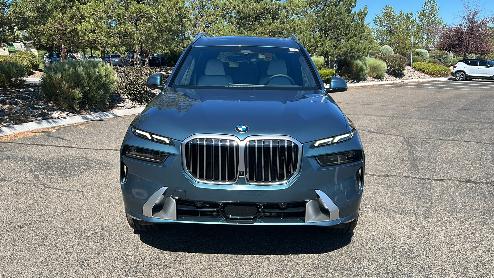 2025 BMW X7 xDrive40i 6