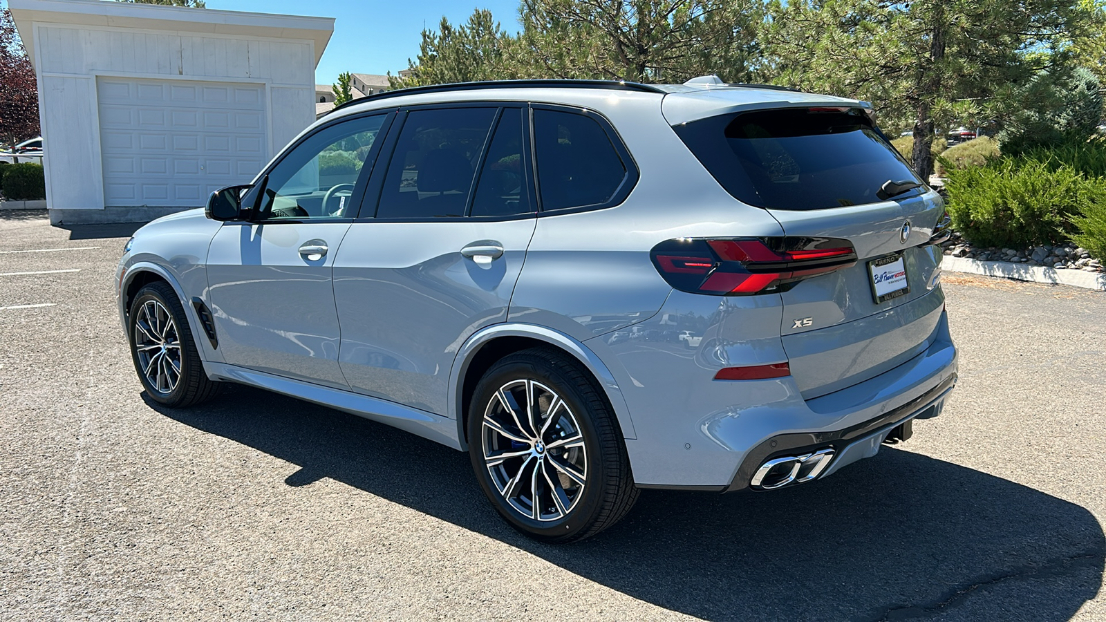 2025 BMW X5 M60i 10