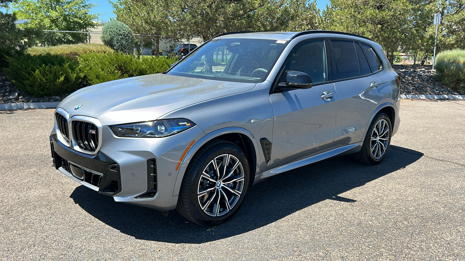 2025 BMW X5 M60i 2